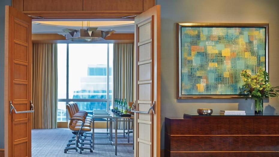 Four Seasons Hotel Miami Exterior photo