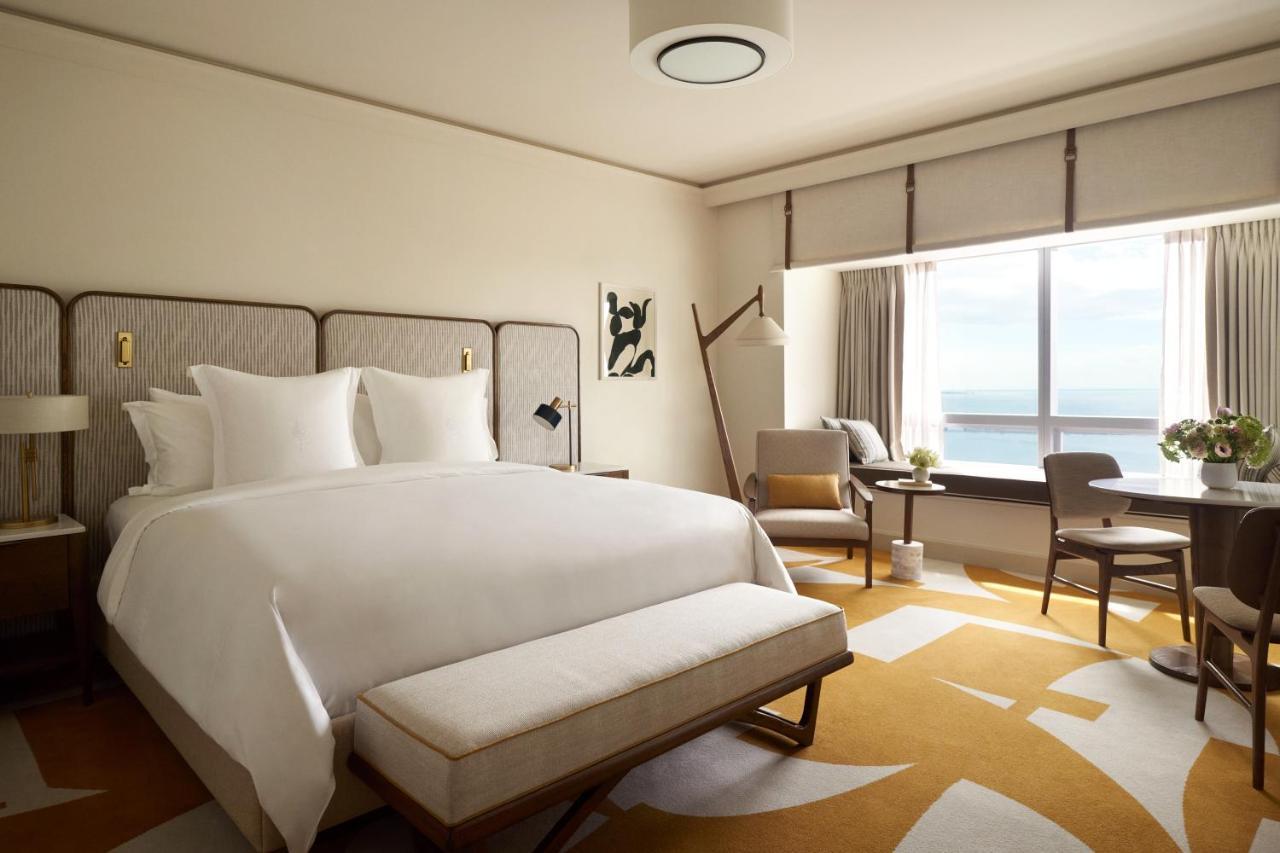 Four Seasons Hotel Miami Exterior photo