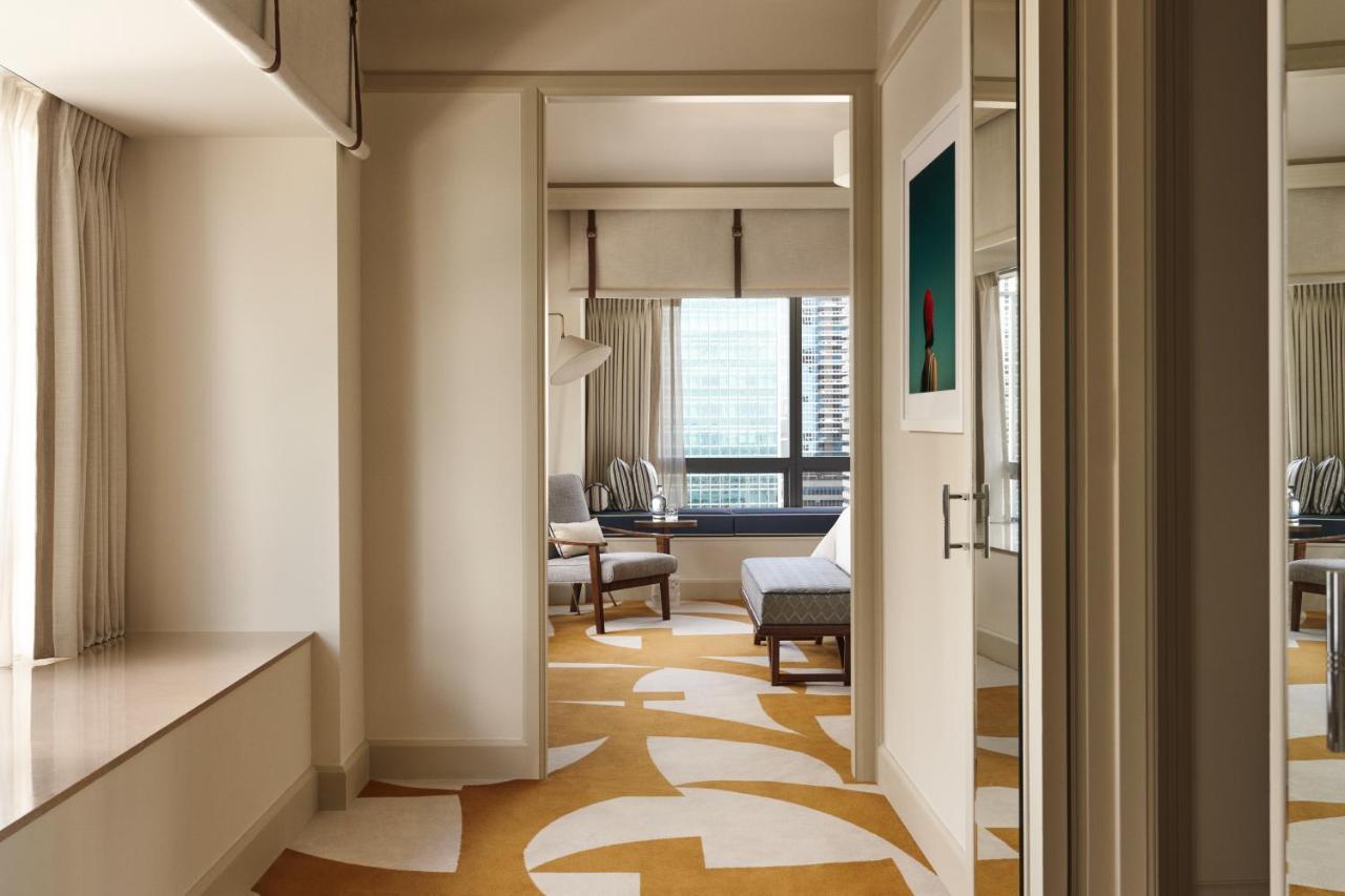 Four Seasons Hotel Miami Exterior photo